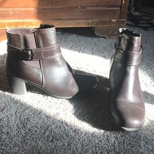 Croft and barrow ortholite brown heeled booties